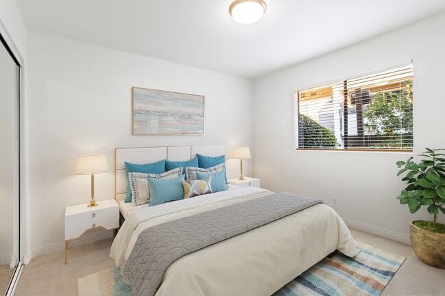 Building Photo - 64 N Mar Vista Ave