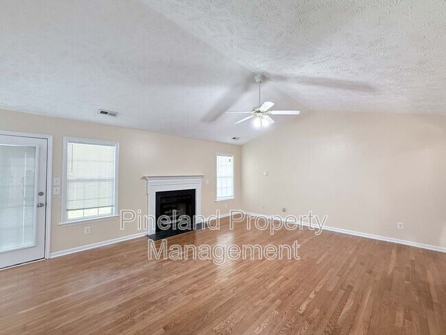 Building Photo - 219 Woodland Dr