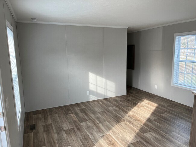 Foto del edificio - 6610 Lear Nagle Rd