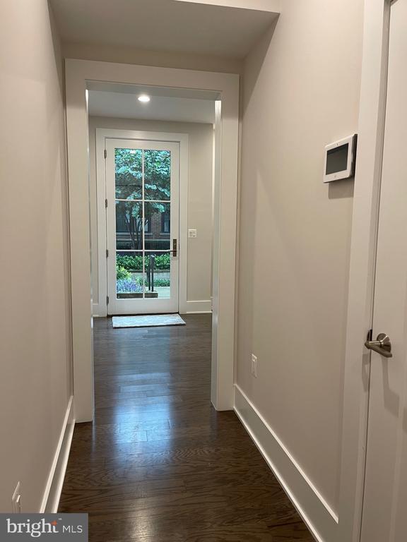 Building Photo - 3721 Chevy Chase Lake Dr