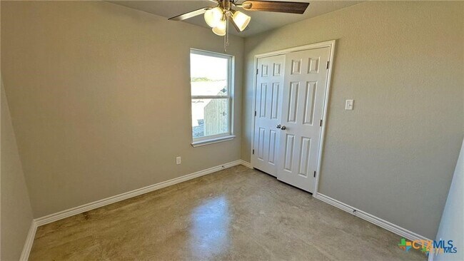 Foto del edificio - 214 Leon Ln