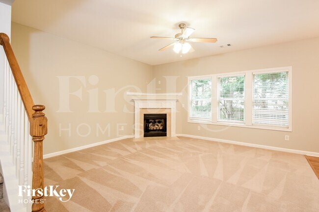 Foto del edificio - 415 Belmont Way