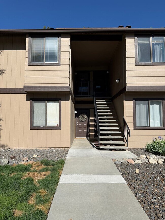 Foto del edificio - 1 Bedroom Condo for Rent South Reno (Donner Creek Village)