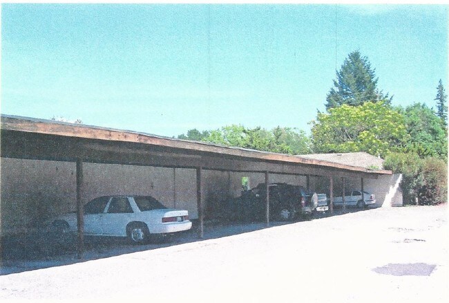 Building Photo - Casa de Sonoma
