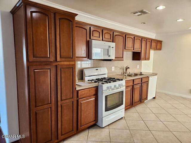 Foto del edificio - 13525 Vanowen St