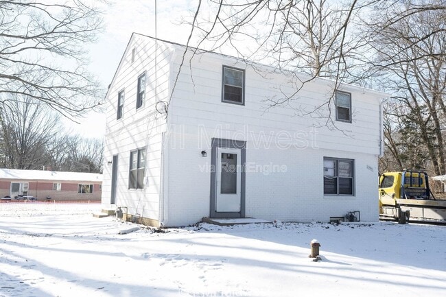 Building Photo - 1859 W 60th St