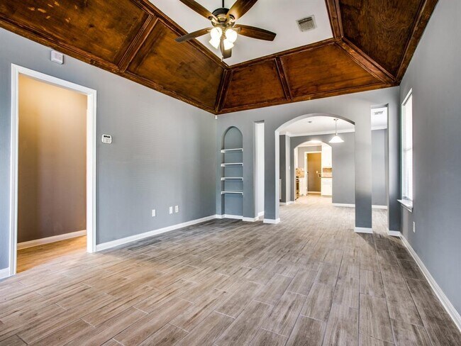 Building Photo - 5710 Dorbrandt St