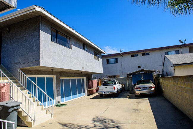 Rear House - 15114 S Budlong Ave