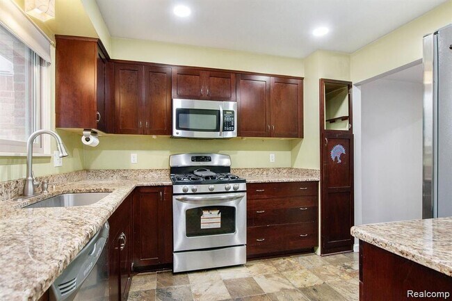 Foto del edificio - 3874 Old Creek Rd