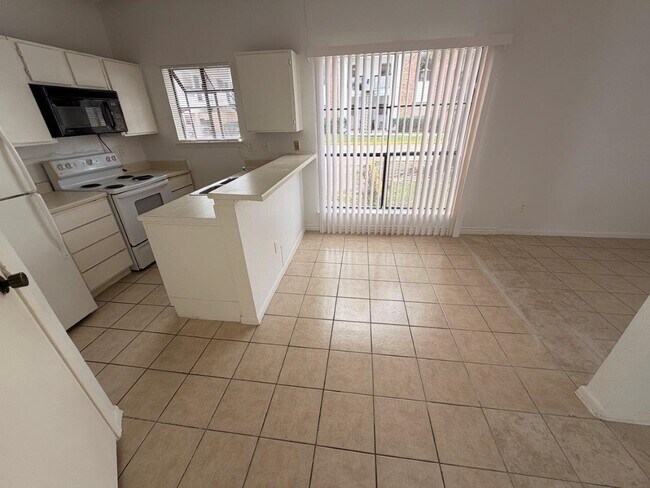 Foto del edificio - 7901 Cambridge St