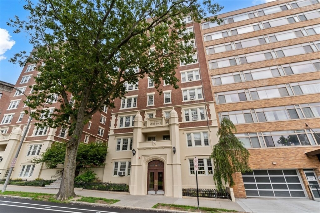 Foto principal - 1450 Beacon St