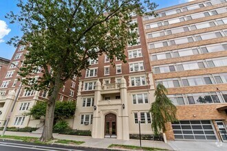 Building Photo - 1450 Beacon St