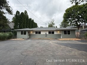 Building Photo - 1202 SE Roberts Ave