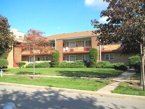 Building Photo - 13 N Clifton Ave