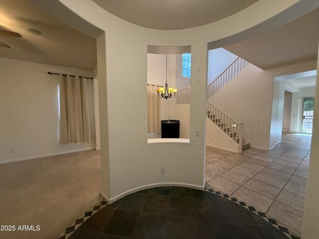 Building Photo - 2807 E Desert Broom Pl