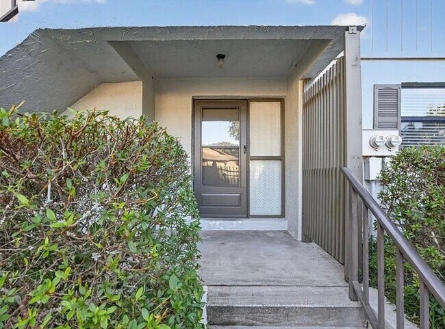 Building Photo - 19 Alcira Ct