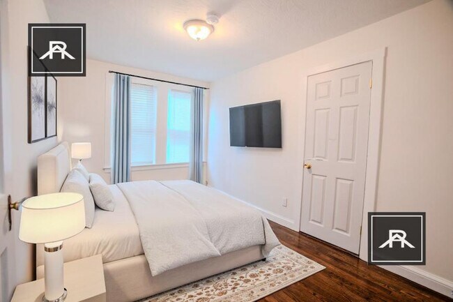 Foto del edificio - 4 bedroom in Brighton MA 02135