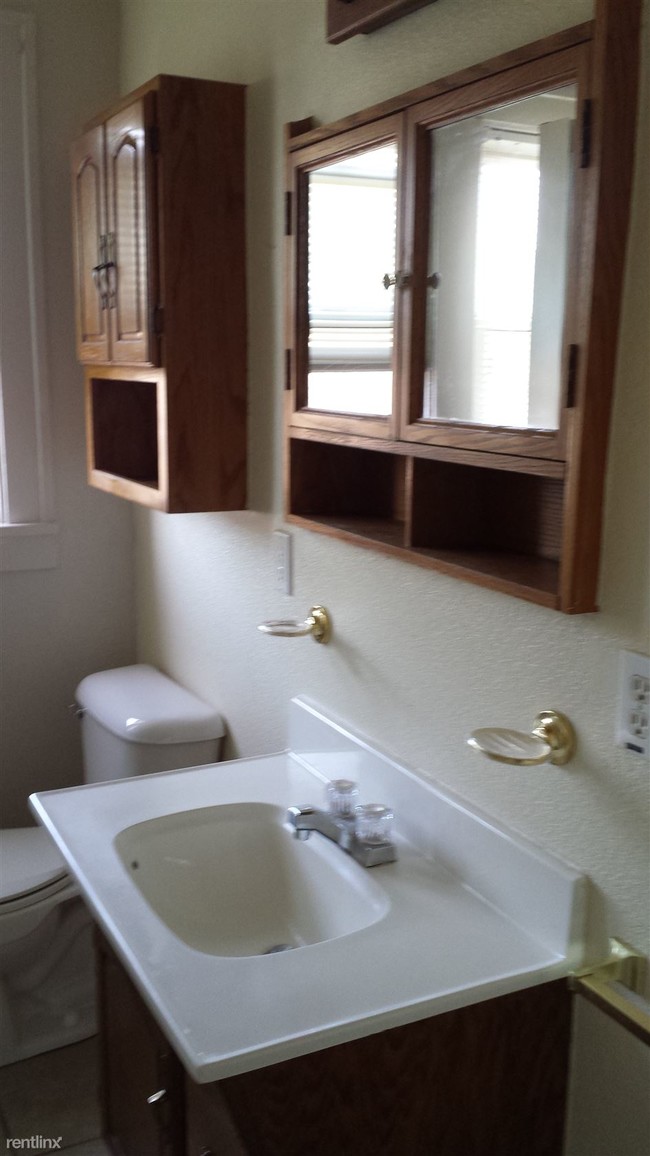 Building Photo - 3 br, 2 bath House - 222 Johnson