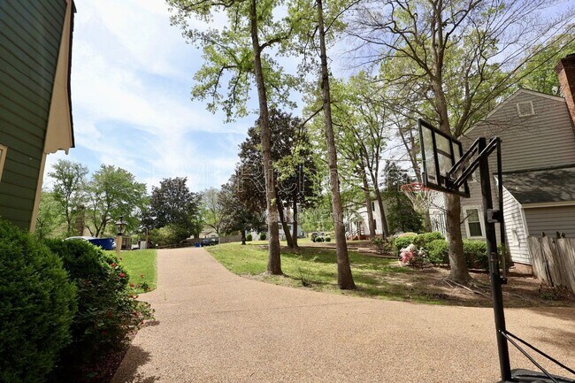 Foto del edificio - 10502 Crowncrest Ct