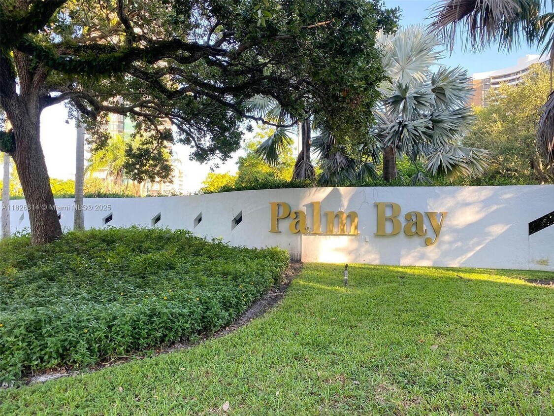 Foto principal - 770 NE 69th St