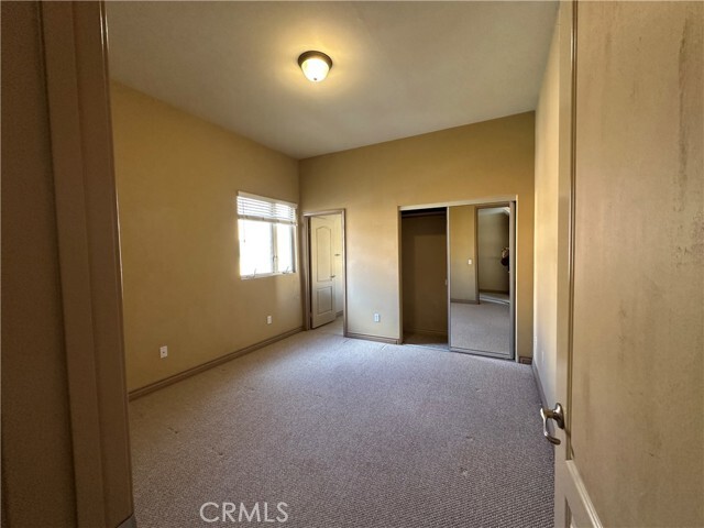 Building Photo - 41 N Oak Ave