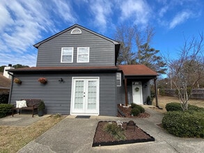 Building Photo - Room in House on Parkside Dr