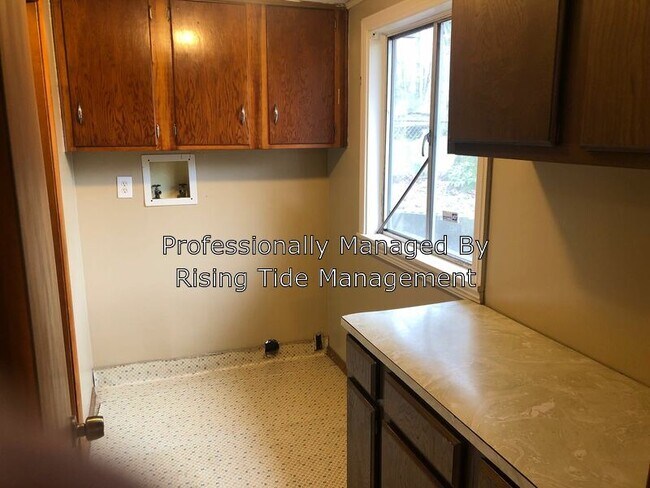 Building Photo - 9820 Virginianna Dr
