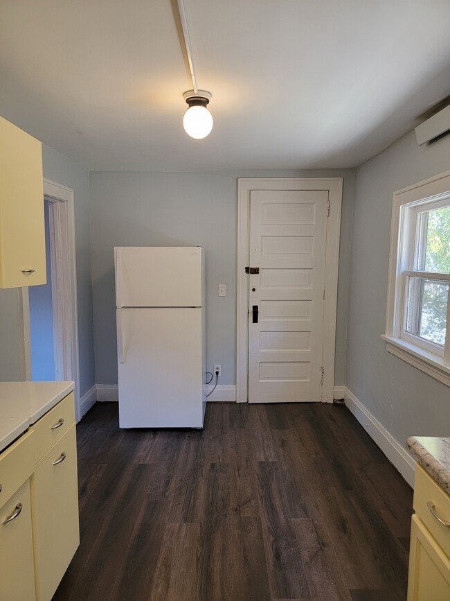 Kitchen - 117 2nd St N