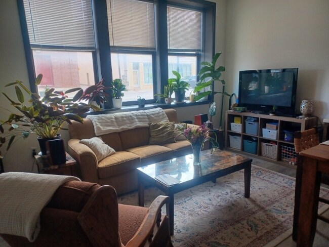 Foto del edificio - 309 S Jefferson Ave