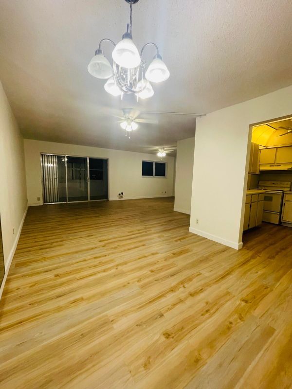 Foto del edificio - 725 Lori Dr