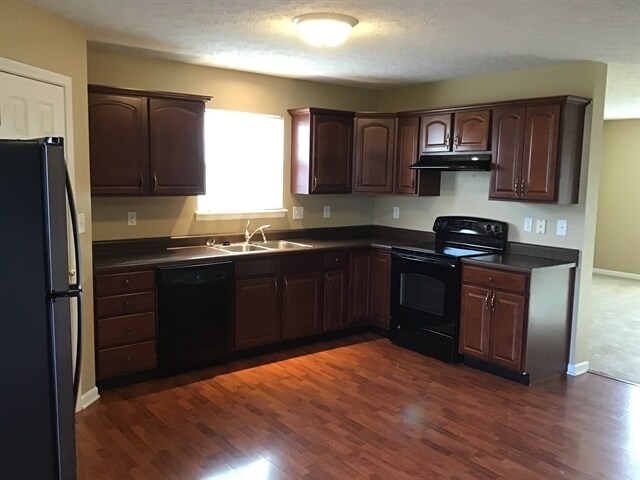 Foto del edificio - 942 Sheets Ct