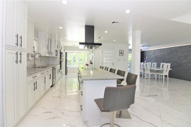 Foto del edificio - 492 Golf Ct