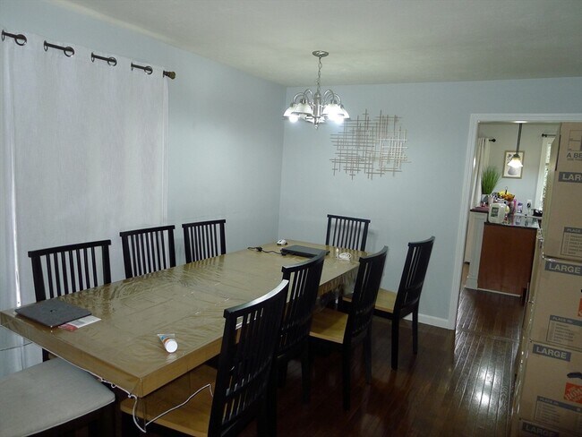 Foto del edificio - 89 Brookdale Cir