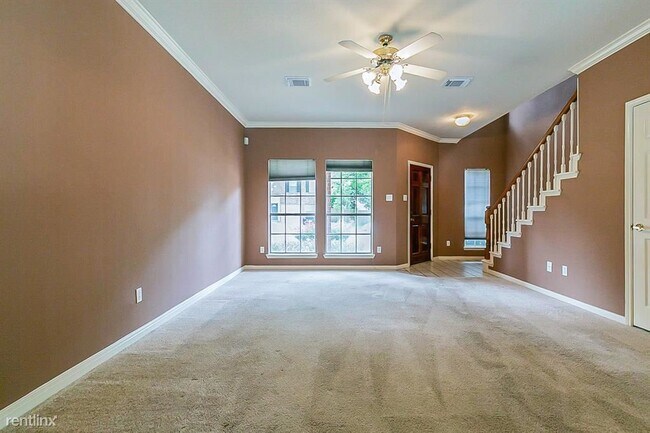 Building Photo - 4 br, 2 bath House - 3230 Hunterwood Drive