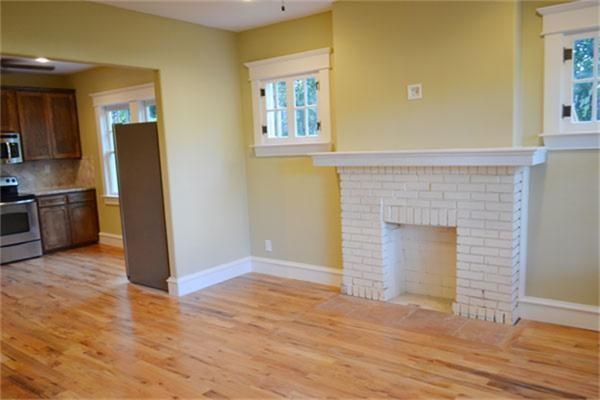 Building Photo - 104 S Rosemont Ave