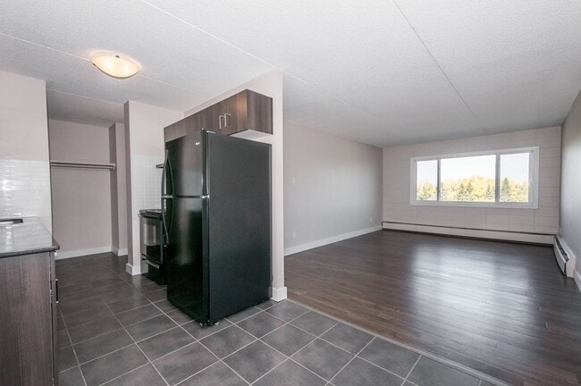 Building Photo - WestWynd