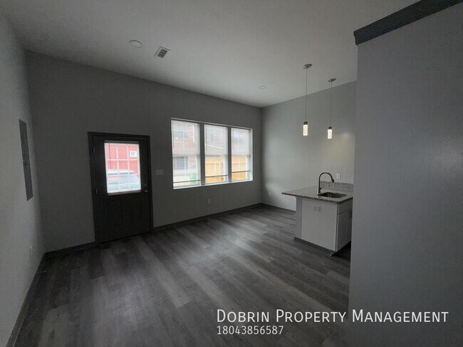 Foto del edificio - 2317 W Main St