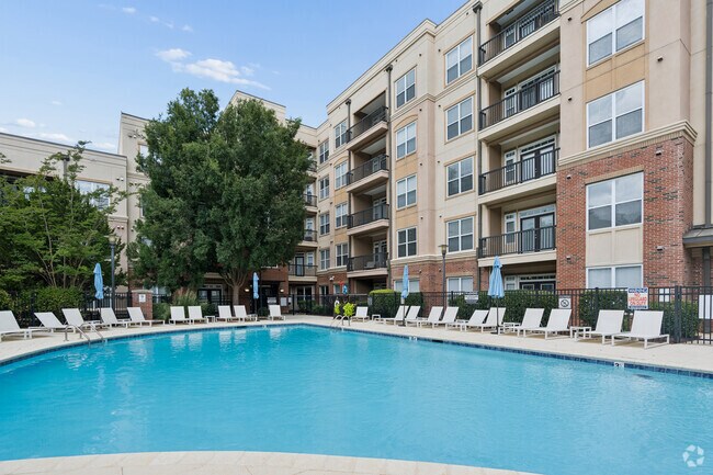 Piscina - Apartments at The Arboretum