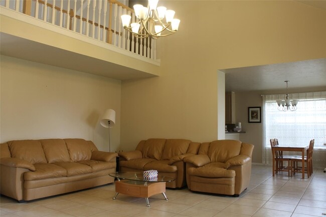 Foto del edificio - 1723 Monvale Ln