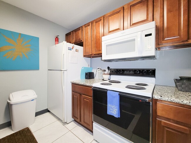 Foto del edificio - BEAUTIFUL REMODELED 1 BEDROOM 1 BATH CONDO...