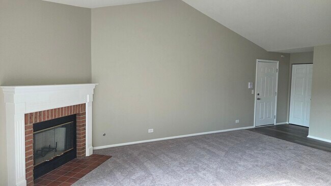 Foto del edificio - 67 Beechmont Ct