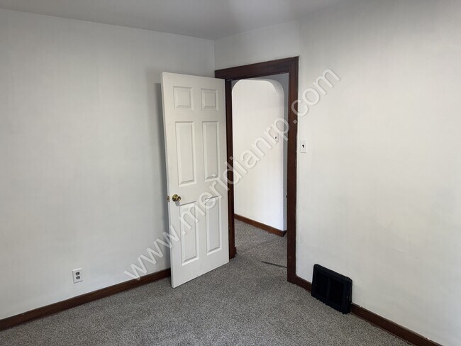 Foto del edificio - 2021 Redwood Ave