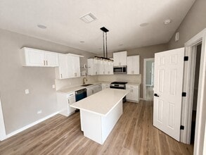 Building Photo - 1422 W Willis St