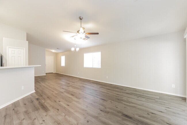 Foto del edificio - 6824 S 38th Dr