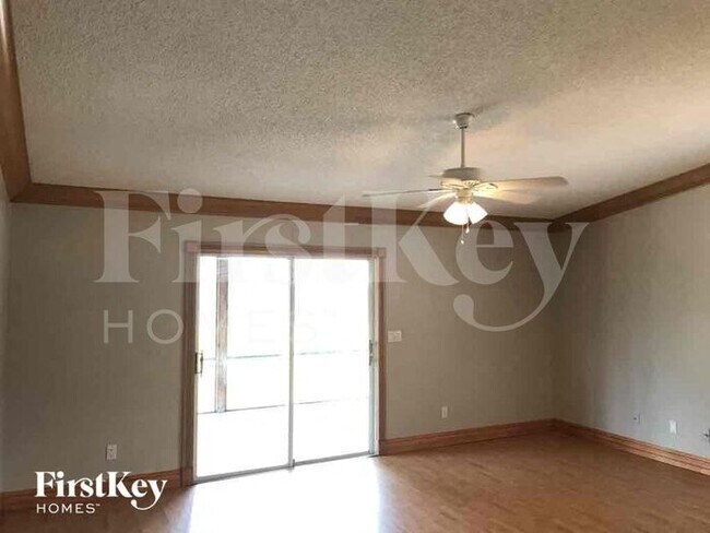 Foto del edificio - 17424 Kentucky Rd
