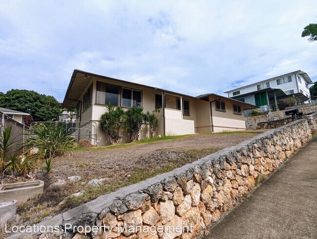 Foto del edificio - 3 br, 3 bath House - 1808 Kapalama Ave