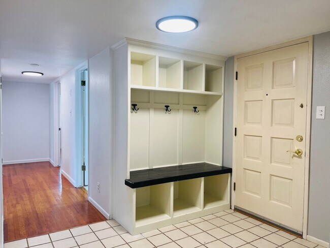 Foto del edificio - 1930 Mulberry Dr