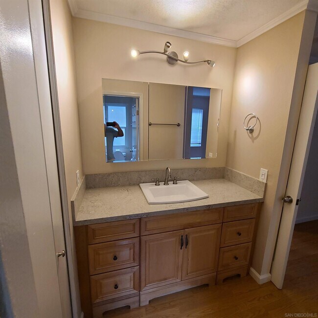 Foto del edificio - 147 W Glaucus St