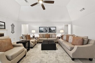 Building Photo - 18526 Fawn Run Ln