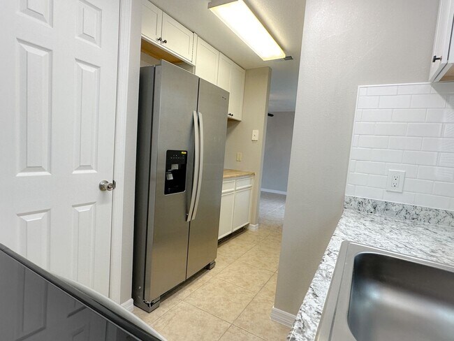 Building Photo - PALMAS ALTAS CONDOMINIUM • (Orlando Airport)